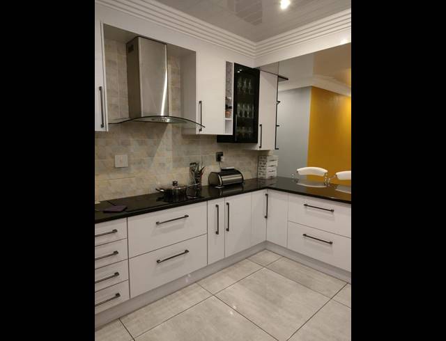 3 BEDROOM HOUSE FOR SALE IN THE ORCHARDS